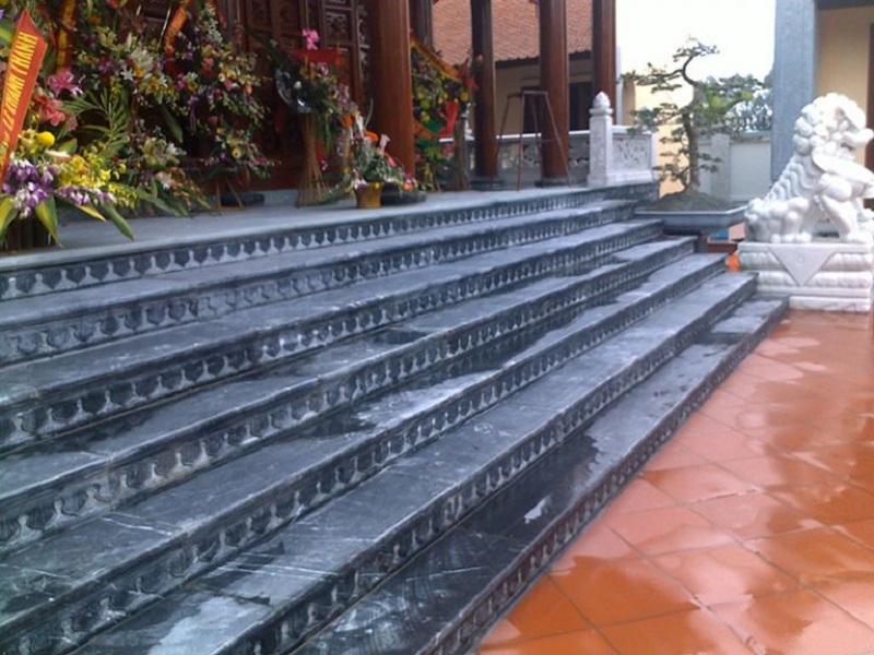 bậc tam cấp biệt thự