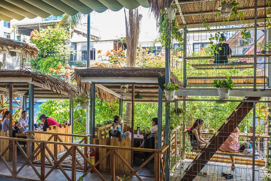 mẫu s&acirc;n vườn cafe s&acirc;n thượng