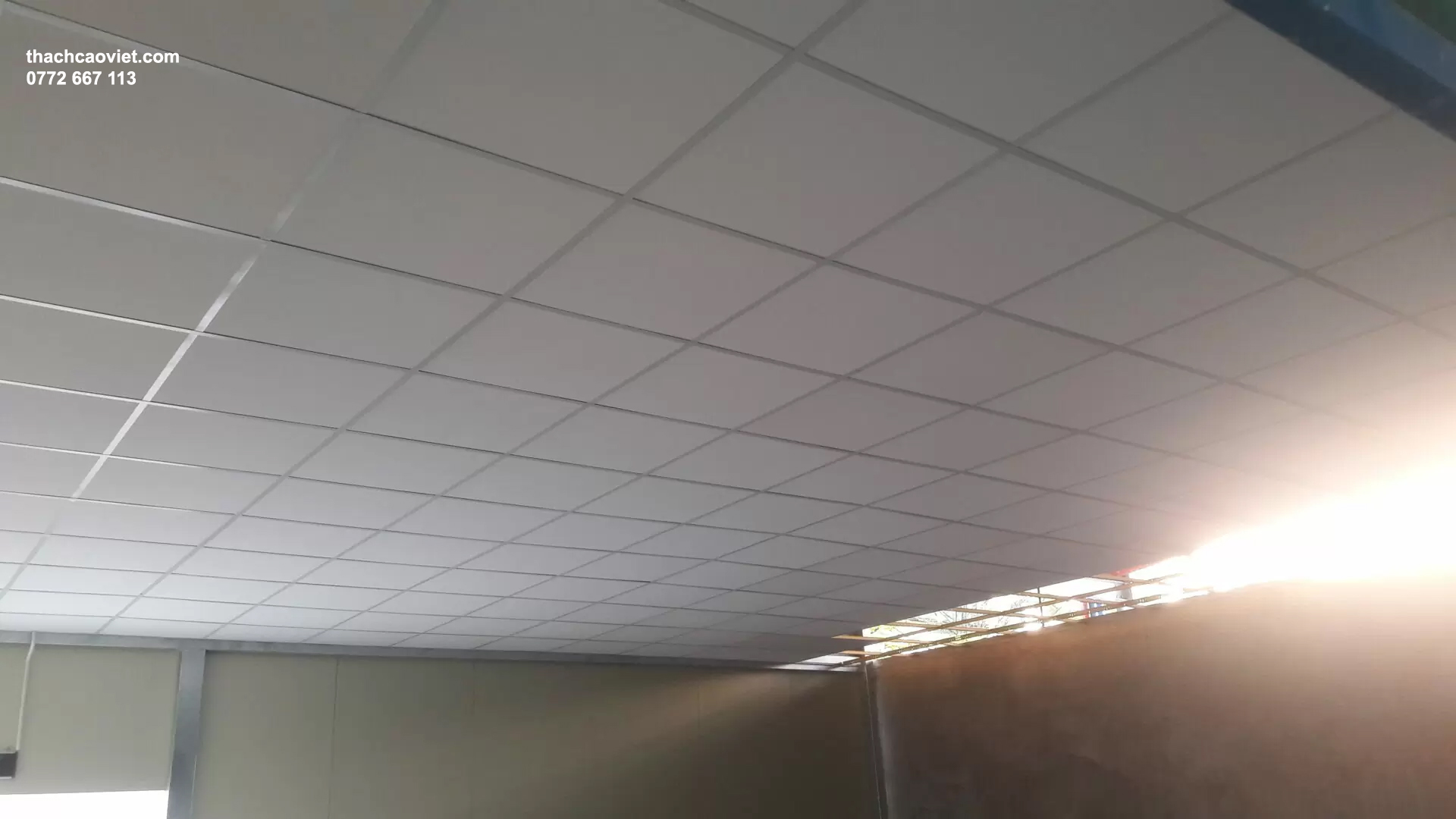nhận thi c&ocirc;ng trần thạch cao gi&aacute; rẻ