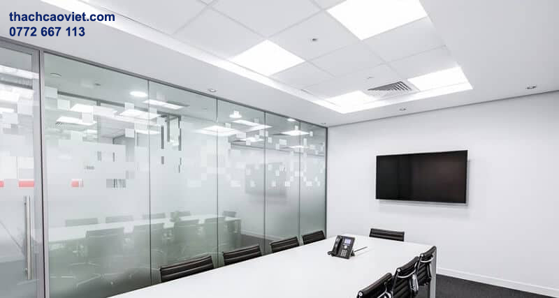 phân biệt trần thạch cao nổi và chìm